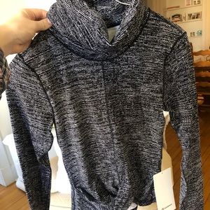 Lulu lemon melodic movement long sleeve